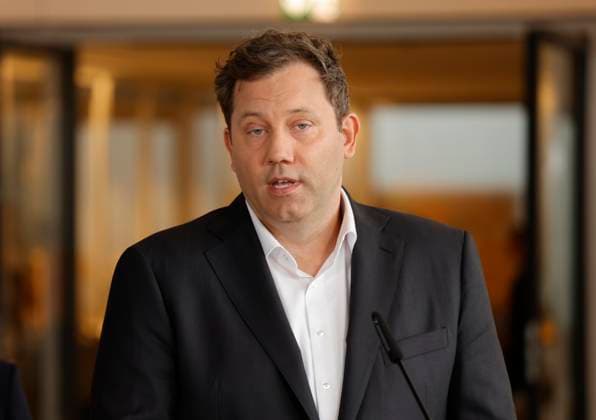 Lars Klingbeil, SPD, Federal Minister of Finance, Germany, Berlin, Reichstag, SPD parliamentary group, press conference