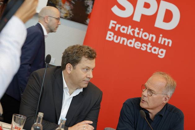 Lars Klingbeil, SPD, Federal Minister of Finance, Chairman of the SPD parliamentary group in the Bundestag, Matthias Miersch, Germany, Berlin, Reichstag, SPD parliamentary group in the Bundestag
