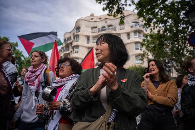 May 5, 2026, Barcelona, Barcelona, Spain: Protesters at the EU headquarters in Barcelona demand the release of Global Sumud Flotilla activists Saif Abukeshek and Thiago oÂvila, whose detention in Israel was extended for six more days. The group was intercepted in international waters while sailing to Gaza. Barcelona Spain  - ZUMAa239 20260505_zip_a239_003 Copyright: xMarcxAsensioxClupesx