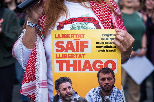 May 5, 2026, Barcelona, Barcelona, Spain: Protesters at the EU headquarters in Barcelona demand the release of Global Sumud Flotilla activists Saif Abukeshek and Thiago oÂvila, whose detention in Israel was extended for six more days. The group was intercepted in international waters while sailing to Gaza. Barcelona Spain  - ZUMAa239 20260505_zip_a239_004 Copyright: xMarcxAsensioxClupesx