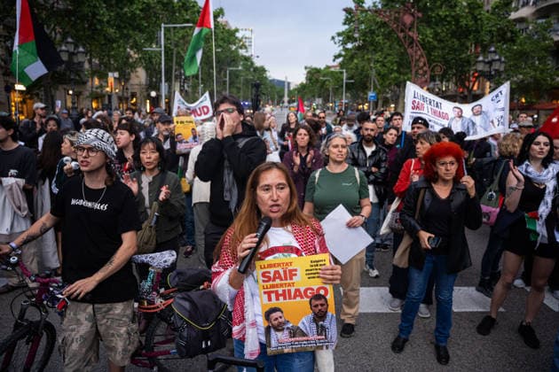 May 5, 2026, Barcelona, Barcelona, Spain: Protesters at the EU headquarters in Barcelona demand the release of Global Sumud Flotilla activists Saif Abukeshek and Thiago oÂvila, whose detention in Israel was extended for six more days. The group was intercepted in international waters while sailing to Gaza. Barcelona Spain  - ZUMAa239 20260505_zip_a239_005 Copyright: xMarcxAsensioxClupesx