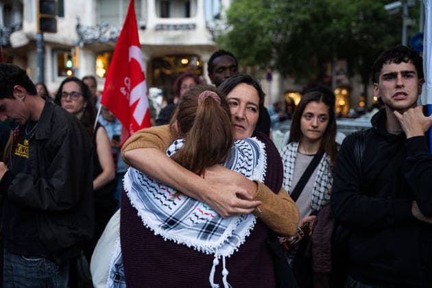 May 5, 2026, Barcelona, Barcelona, Spain: Protesters at the EU headquarters in Barcelona demand the release of Global Sumud Flotilla activists Saif Abukeshek and Thiago oÂvila, whose detention in Israel was extended for six more days. The group was intercepted in international waters while sailing to Gaza. Barcelona Spain  - ZUMAa239 20260505_zip_a239_001 Copyright: xMarcxAsensioxClupesx