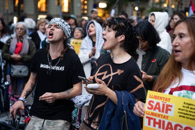 May 5, 2026, Barcelona, Barcelona, Spain: Protesters at the EU headquarters in Barcelona demand the release of Global Sumud Flotilla activists Saif Abukeshek and Thiago oÂvila, whose detention in Israel was extended for six more days. The group was intercepted in international waters while sailing to Gaza. Barcelona Spain  - ZUMAa239 20260505_zip_a239_009 Copyright: xMarcxAsensioxClupesx