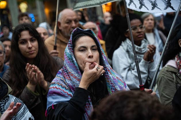 May 5, 2026, Barcelona, Barcelona, Spain: Protesters at the EU headquarters in Barcelona demand the release of Global Sumud Flotilla activists Saif Abukeshek and Thiago oÂvila, whose detention in Israel was extended for six more days. The group was intercepted in international waters while sailing to Gaza. Barcelona Spain  - ZUMAa239 20260505_zip_a239_019 Copyright: xMarcxAsensioxClupesx
