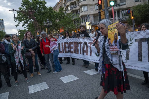 Protesters gather outside the EU offices over detention of Freedom Flotilla activists in Barcelona BARCELONA, SPAIN - MAY 05: Protesters, carrying Palestinian flags and signs, gather outside the European Commission headquarters to protest against the continued detention of Freedom Flotilla activists Saif Abukeshek and Thiago Avila by Israeli authorities in Barcelona, Spain, on May 5, 2026. During the rally, speakers also criticized the European Union for what they called its silence regarding the situation of the two activists chanting against the Israeli government and in support of Palestine were heard throughout the protest. Lorena Sopena Lopez Anadolu Barcelona Spain. Editorial use only. Please get in touch for any other usage.  Copyright: x2026xAnadoluxLorenaxSopenaxLopezx