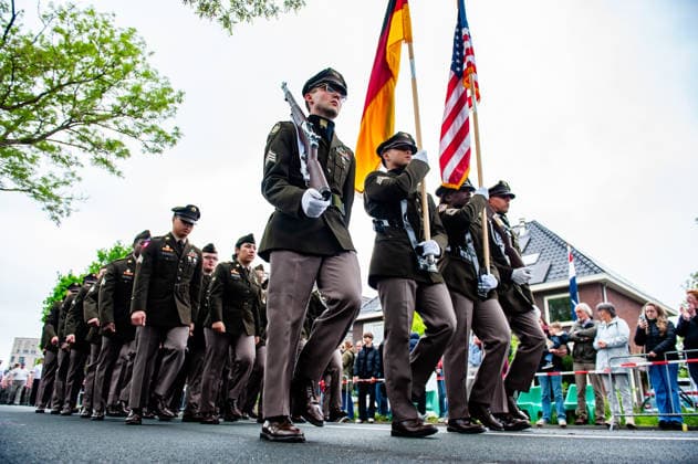 Liberation Day parade held in Wageningen - 05 May 2026 The USA and German armies are parading together. The Liberation Parade reunites veterans and military successors to pay tribute to all those who gave their lives during WWII and to international military cooperation. Like in previous years, Canadian and English WWII veterans led the parade. Wageningen Netherlands Copyright: xAnaxFernandezx xSOPAxImagesx Ana_Fernandez_05052026_LiberationDayWageningen_015