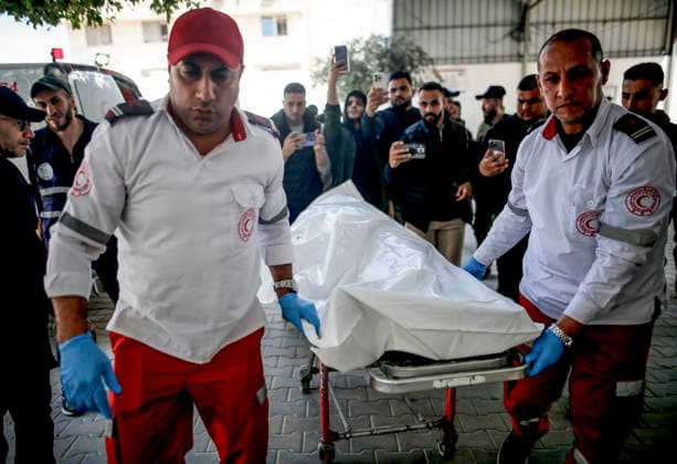 Deadly Strike in Gaza May 5 A body is brought to Al-Shifa Hospital following an Israeli military attack in Gaza City, violating the ceasefire, on May 5, 2026. Gaza Gaza Strip Palestinian Territories Copyright: xSaeedxJarasx