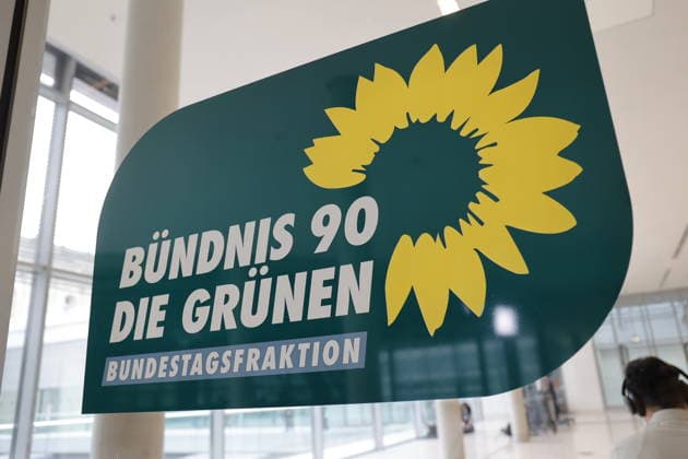 Logo of Bündnis 90 Die Grünen, Germany, Berlin, Reichstag, Bündnis 90 Die Grünen parliamentary group, parliamentary group meeting and statement with Katharina Dröge