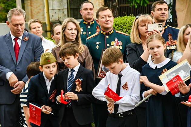 JAPAN, TOKYO - MAY 6, 2026: Children take part in an Immortal Regiment march ahead of Russia s Victory Day. On May 9, Russia celebrates 81 years since the victory of the Soviet Union over Nazi Germany in the Great Patriotic War, Eastern Front of World War II Tokyo Japan  - ZUMAt113 20260506_zaa_t113_006 Copyright: xIgorxBelovx