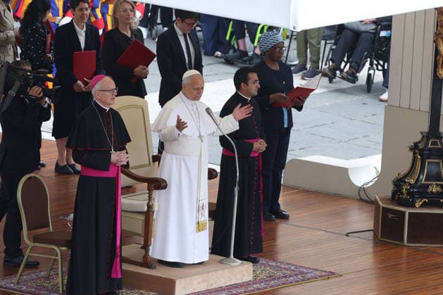 Vatican City - Italy, May 6, 2026: Pope Leo XIV presides over the Wednesday General Audience in St. Peter s Square, the day after US President Donald Trump s comments against him, accusing him of endangering Catholics around the world. This morning, thousands of faithful and pilgrims from around the world gathered in St. Peter s Square to participate in the Wednesday General Audience with Pope Leo XIV. A moment of prayer, listening, and communion that filled the square with hope, reflection, and joy.  Copyright: xmarcoxiacobuccix xipa-agency.netx xmarcoxiacobuccix IPA_Agency_IPA74465829