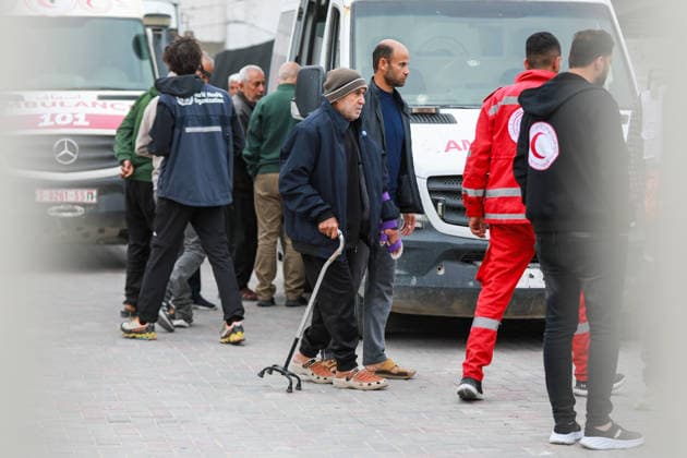 Group of Palestinian patients evacuated through the Rafah Border Crossing KHAN YUNIS, GAZA, PALESTINE - MAY 06: Wounded and sick Palestinians are transported with an ambulance through the Rafah Border Crossing for continued medical treatment in Egypt, from Khan Yunis, Gaza, Palestine on May 06, 2026. Adam Bilal Anadolu Khan Yunis Gaza. Editorial use only. Please get in touch for any other usage.  Copyright: x2026xAnadoluxAdamxBilalx