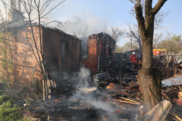 Firefighters extinguish a fire in a private house that was hit by a Russian strike drone, Kharkiv, Ukraine, May 6, 2026. On Wednesday morning, Russian troops attacked Kharkiv with Shahed-type drones. Strikes on residential areas in the Novobavarskyi and Shevchenkivskyi districts injured two people. (Photo by Viacheslav Madiievskyi Ukrinform) Russian drone destroys house in Kharkiv  Copyright: xViacheslavxMadiievskyix