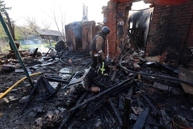 A firefighter extinguishes a fire in a private house that was hit by a Russian strike drone, Kharkiv, Ukraine, May 6, 2026. On Wednesday morning, Russian troops attacked Kharkiv with Shahed-type drones. Strikes on residential areas in the Novobavarskyi and Shevchenkivskyi districts injured two people. (Photo by Viacheslav Madiievskyi Ukrinform) Russian drone destroys house in Kharkiv  Copyright: xViacheslavxMadiievskyix