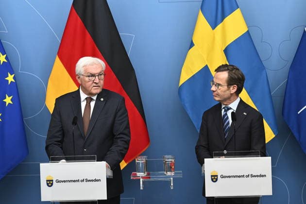 Swedish Prime Minister Ulf Kristersson and German Federal President Frank Walter Steinmeier hold a press conference at the Rosenbad Press Centre in Stockholm 6th May 2026 STOCKHOLM SWEDEN x10080x  Copyright: xFredrikxSandberg TTx SWEDENS PRIME MINISTER AND PRESIDENT OF GERMANY 2ZJZsPeyh-k