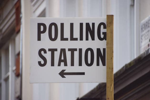 May 6, 2026, London, England, United Kingdom: A Polling Station sign has been installed in Central London ahead of the local council elections, taking place on 7th May. London United Kingdom  - ZUMAv130 20260506_zip_v130_005 Copyright: xVukxValcicx