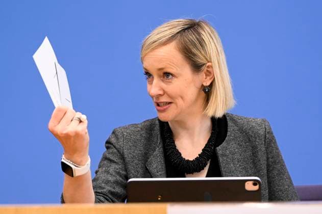 ABB BPK Prof Dr Louisa Specht Riemenschneider, Federal Commissioner for Data Protection and Freedom of Information BfDI Topic Data protection and freedom of information 2025 Between new beginnings and risk Presentation Report at the BPK Berlin Federal Press Conference on 06 05 2026 Berlin Germany