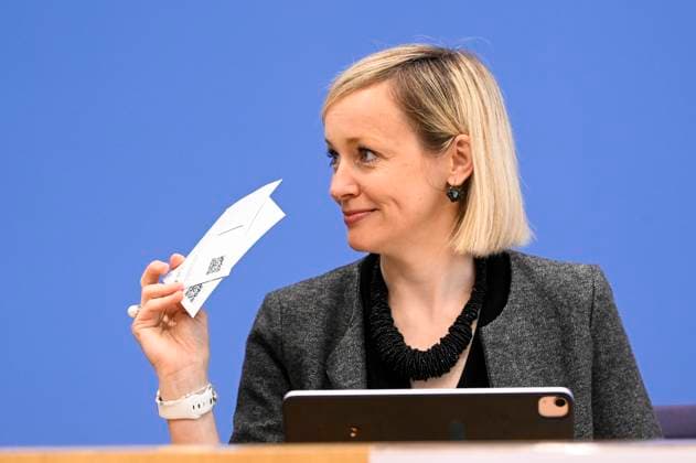 ABB BPK Prof Dr Louisa Specht Riemenschneider, Federal Commissioner for Data Protection and Freedom of Information BfDI Topic Data protection and freedom of information 2025 Between new beginnings and risk Presentation Report at the BPK Berlin Federal Press Conference on 06 05 2026 Berlin Germany