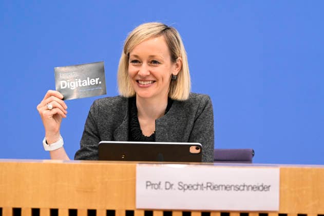ABB BPK Prof Dr Louisa Specht Riemenschneider, Federal Commissioner for Data Protection and Freedom of Information BfDI Topic Data protection and freedom of information 2025 Between new beginnings and risk Presentation Report at the BPK Berlin Federal Press Conference on 06 05 2026 Berlin Germany