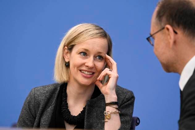ABB BPK Prof Dr Louisa Specht Riemenschneider, Federal Commissioner for Data Protection and Freedom of Information BfDI Andreas Hartl, Senior Official and Deputy Federal Commissioner Topic Data protection and freedom of information 2025 Between new beginnings and risk Presentation Report at the BPK Berlin Federal Press Conference on 06 05 2026 Berlin Germany
