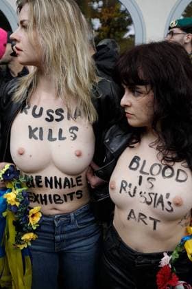 May 6, 2026, Venice, Rome, Italy: Pussy Riot storms the Venice Biennale with a protest staged in front of the Moscow Pavilion, Venice, 06 05 2026 Venice Italy  - ZUMAa289 20260506_zia_a289_001 Copyright: xMircoxToniolox xAgfx