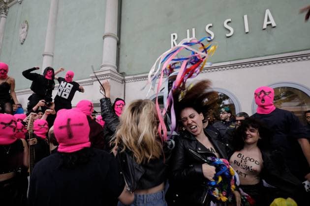 May 6, 2026, Venice, Rome, Italy: Pussy Riot storms the Venice Biennale with a protest staged in front of the Moscow Pavilion, Venice, 06 05 2026 Venice Italy  - ZUMAa289 20260506_zia_a289_005 Copyright: xMircoxToniolox xAgfx