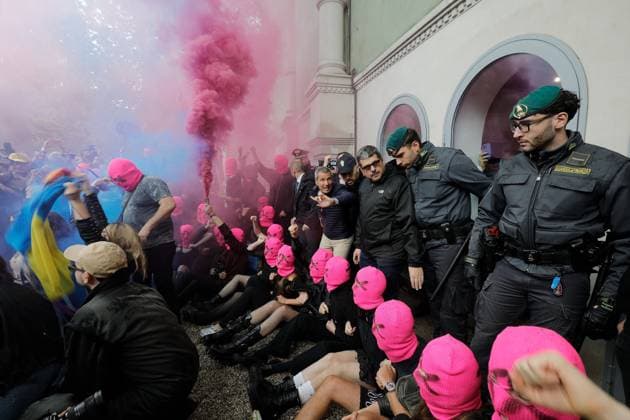 May 6, 2026, Venice, Rome, Italy: Pussy Riot storms the Venice Biennale with a protest staged in front of the Moscow Pavilion, Venice, 06 05 2026 Venice Italy  - ZUMAa289 20260506_zia_a289_027 Copyright: xMircoxToniolox xAgfx