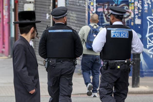 May 6, 2026, London, London, UK: London, UK. Police officers patrol in Stamford Hill, north London, as the Metropolitan Police announce a new Community Protection Team of 100 additional officers, combining neighbourhood policing, specialist protection and counterterrorism capabilities to provide a more visible, intelligence-led presence focused on safeguarding Jewish communities following recent antisemitic hate crime. London UK - ZUMAl94_ 20260506_zaf_l94_003 Copyright: xDinendraxHariax