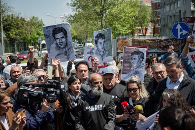 May 6, 2026, Istanbul, Istanbul, Turkey: Friends, family members, environmental activists and press workers gather outside the courthouse for the first hearing of Hakan Tosun, an environmental activist and journalist who was brutally killed in a street attack on October 10. Demonstrators demand justice, transparency in the investigation process, and accountability for all those responsible, including alleged perpetrators and those accused of covering up the crime. Protesters emphasize systemic impunity, failures in the investigation, and the broader struggle for environmental justice across Turkey. Istanbul Turkey - ZUMAt171 20260506_zip_t171_024 Copyright: xAbdullahxTepelix