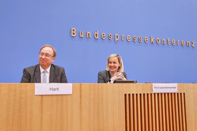 Berlin, Germany, 06 05 2026 Federal Press Conference Press Conference Data Protection and Freedom of Information 2025 Andreas Hartl, Senior Civil Servant and Deputy Federal Commissioner, and Louisa Specht Riemenschneider, Federal Commissioner for Data Protection and Freedom of Information BfDI Copyright: xdtsxNachrichtenagenturx dts_117939