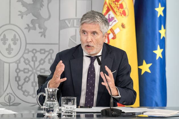 The Government reports on the follow-up meeting to address the WHO request to host the MV Hondius in the Canary Islands The Minister of the Interior, Fernando Grande Marlaska, during a press conference, at the Moncloa Complex, on May 6, 2026, in Madrid Spain Ministers appear to report on the follow-up meeting to address the WHO request to the Government of Spain, following the hantavirus infections, to receive the vessel MV Hondius in the Canary Islands, in compliance with international law and humanitarian spirit 06 MAY 2026 HANTAVIRUS CANARY ISLANDS WHO CONTAGIO RIESGO RATA Diego Radamé Madrid Madrid Madrid Spain  Copyright: xDiegoxRadamÃ sx 7503282