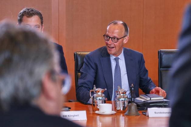 Berlin, Germany, 06 05 2026 Federal Chancellery 43 Cabinet meeting Federal Minister of Finance Lars Klingbeil SPD and Federal Chancellor Friedrich Merz CDU Copyright: xdtsxNachrichtenagenturx dts_117892