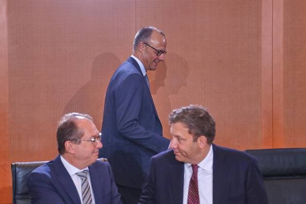 Berlin, Germany, 06 05 2026 Federal Chancellery 43 Cabinet meeting Federal Minister of the Interior Alexander Dobrindt CSU , Federal Chancellor Friedrich Merz CDU and Federal Minister of Finance Lars Klingbeil SPD Copyright: xdtsxNachrichtenagenturx dts_117896