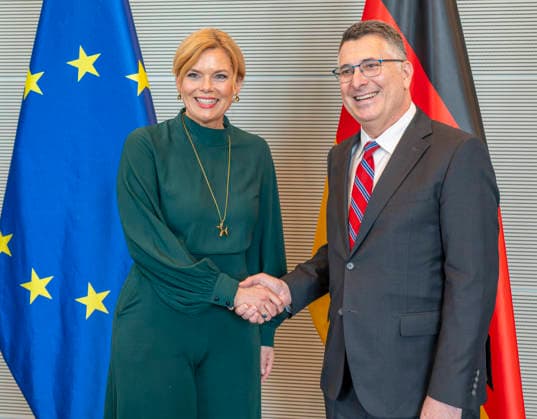 Julia Klöckner Gideon Saar EUR, Germany, Berlin 06 05 2026 Bundestag President Julia Klöckner CDU receives Israels Foreign Minister Gideon Saar in the German Bundestag