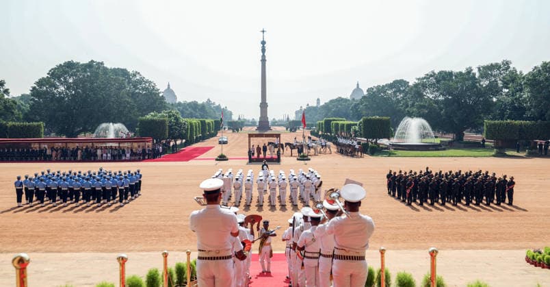 General Secretary, Vietnam s President To Lam, receives a ceremonial Guard of Honour at the forecourt of Rashtrapati Bhavan New Delhi, May 06 (ANI): General Secretary, Vietnam s President To Lam, receives a ceremonial Guard of Honour at the forecourt of Rashtrapati Bhavan, in New Delhi on Wednesday. President Droupadi Murmu and Prime Minister Narendra Modi is also seen. (DPR PMO ANI Photo) New Delhi Delhi India Copyright: xANIx ANI_20260506009