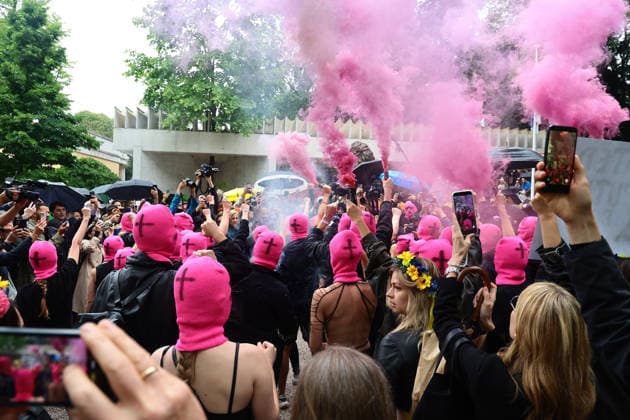 Pussy Riot and Femen sit-in at the Russian Pavilion at the 2026 Venice Biennale  Copyright: xMatteoxChinellatox xipa-agency.netx xipa-agency.netx xMatteoxChinellatox IPA_Agency_IPA74470154