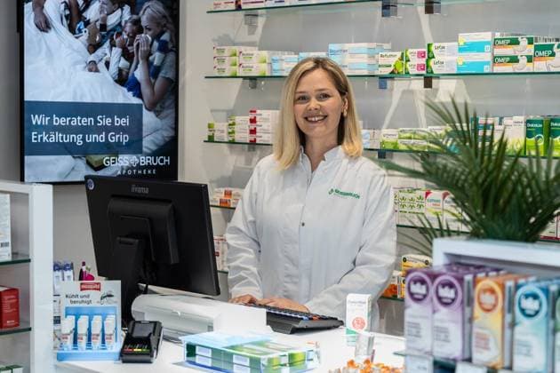 Enisa Vejo runs the Geissbruch pharmacy in Kamp Lintfort FOR EDITORIAL PURPOSES ONLY EDITORIAL USE ONLY p 06 05 2026 Enisa Vejo runs the Geissbruch pharmacy in Kamp Lintfort Germany NRW Kamp Lintfort Copyright RainerxHoheisel Copyright: RainerxHoheisel doc85qbhgqo0nlvwv1athr ,EDITORIAL USE ONLY Copyright: RainerxHoheisel