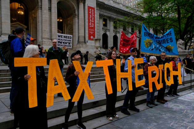 NEW YORK, NY- MAY 6: A small group of Tax The Rich Protestors at the Manhattan Institute annual gala which has the largest concentration of Billionaires in New York City on May 6, 2026. Copyright: xKatiexGodowskix