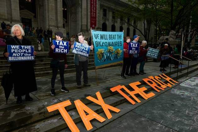 Tax the Rich Protest New York, NY- May 6: Tax the Rich Protest against Manhattan Institute Annual Gala in front of the New York Public Library on May 6, 2026 Credit: Camara Porter AdMedia EDITORIAL USE ONLY  Copyright: xx AdMediax admphotostwo987166