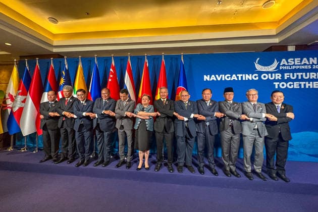 Foreign Ministers Meeting during ASEAN Summit 2026 in Philippines CEBU, PHILIPPINES - MAY 7: (L-R) Myanmar’s Permanent Foreign Secretary U Hau Khan Sum, Malaysia s Foreign Minister Mohamad Hasan, Thailand s Foreign Minister Sihasak Phuangketkeow, Timor Leste s Foreign Minister Bendito dos Santos Freitas, Vietnam s Foreign Minister Le Hoai Trung, Philippine Foreign Secretary Theresa Tess Lazaro, Singapore s Foreign Minister Vivian Balakrishnan, Brunei s Second Foreign Minister Erywan Yusof, Cambodia s Foreign Minister Prak Sokhonn, Indonesia s Foreign Minister Sugiono, and Lao s foreign minister Thongsavanh Phomvihane, pose for a group photo during Foreign Ministers s Meeting at the 48th ASEAN Summit, in Cebu, Philippines, on May 7, 2026. D Copyright: x2026xAnadoluxDanielxCengx