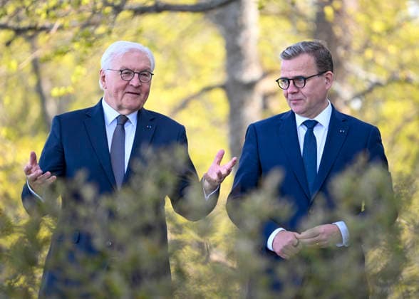 LKS 20260507 German Federal President Frank-Walter Steinmeier (L) talks with Prime Minister Petteri Orpo of Finland at the Prime Minister s official residence Kesäranta in Helsinki, Finland on May 7, 2026. - MIKKO STIG Helsinki Finland  Copyright: xMikkoxStigx NSkl3EKIEy0