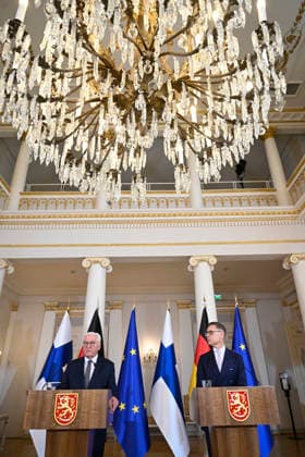 LKS 20260507 President of the Republic of Finland Alexander Stubb (R) and Mr Frank-Walter Steinmeier, President of the Federal Republic of Germany (L) attend a press conferance at the Presidential Palace in Helsinki, Finland on May 7, 2026. - HEIKKI SAUKKOMAA Helsinki Finland  Copyright: xHeikkixSaukkomaax n8Fw6dFSoLE
