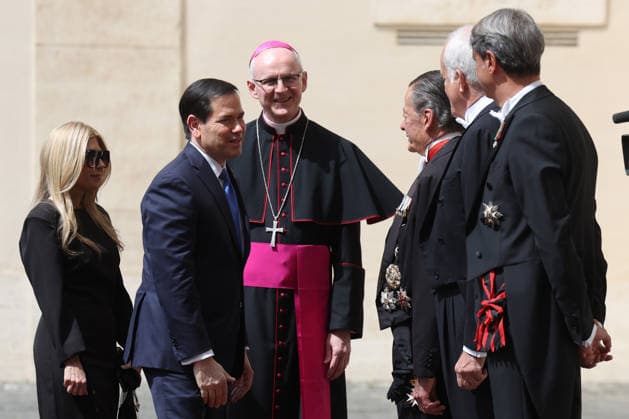 Vatican City, May 7, 2026: U.S. Secretary of State Marco Rubio and his wife, Jeanette Dousdebes Rubio, arrive in the San Damaso Courtyard, where they were received by Apostolic Nuncio Petar Rajic for an official meeting with Pope Leo XIV and Cardinal Pietro Parolin. The visit takes place in a particularly delicate diplomatic climate, following Donald Trump s recent statements against the Pontiff, which have attracted the attention of the international community and global media. The meeting thus takes on strong symbolic and institutional significance, focusing on the dialogue between the Holy See and the United States, geopolitical tensions, and the role of Vatican diplomacy in the contemporary landscape.  Copyright: xmarcoxiacobuccix xipa-agency.netx xmarcoxiacobuccix IPA_Agency_IPA74485783