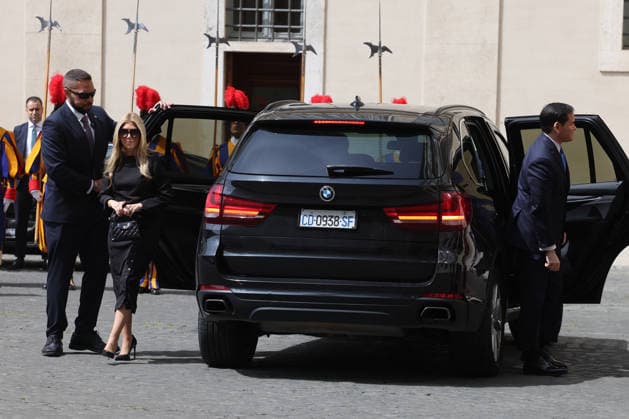 Vatican City, May 7, 2026: U.S. Secretary of State Marco Rubio and his wife, Jeanette Dousdebes Rubio, arrive in the San Damaso Courtyard, where they were received by Apostolic Nuncio Petar Rajic for an official meeting with Pope Leo XIV and Cardinal Pietro Parolin. The visit takes place in a particularly delicate diplomatic climate, following Donald Trump s recent statements against the Pontiff, which have attracted the attention of the international community and global media. The meeting thus takes on strong symbolic and institutional significance, focusing on the dialogue between the Holy See and the United States, geopolitical tensions, and the role of Vatican diplomacy in the contemporary landscape.  Copyright: xmarcoxiacobuccix xipa-agency.netx xmarcoxiacobuccix IPA_Agency_IPA74485797