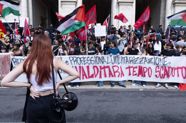 Demonstration in Rome in front of the Ministry of Education headquarters on the occasion of the school workers strike.  Copyright: xMatteoxNardonex xipa-agency.netx xMatteoxNardonex IPA_Agency_IPA74485965