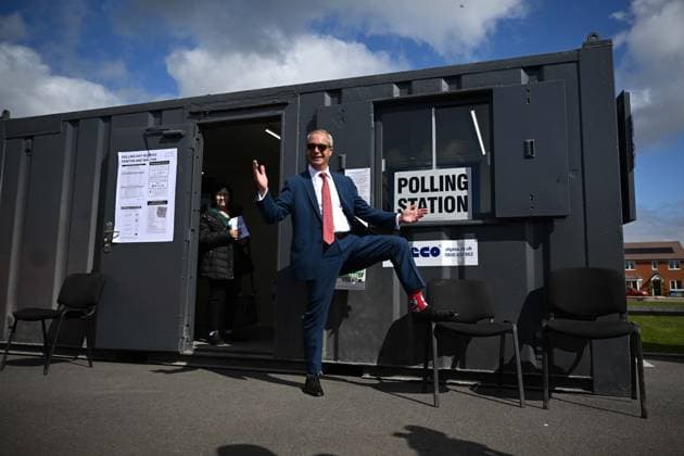 Reform UK Leader Nigel Farage votes for UK local elections 2026 WALTON-ON-THE-NAZE, UNITED KINGDOM - MAY 07: Reform UK leader Nigel Farage is seen after casting his vote during the local council elections on May 07, 2026 in Walton-on-the-Naze, United Kingdom. Rasid Necati Aslim Anadolu Walton-on-the-Naze United Kingdom. Editorial use only. Please get in touch for any other usage.  Copyright: x2026xAnadoluxRasidxNecatixAslimx
