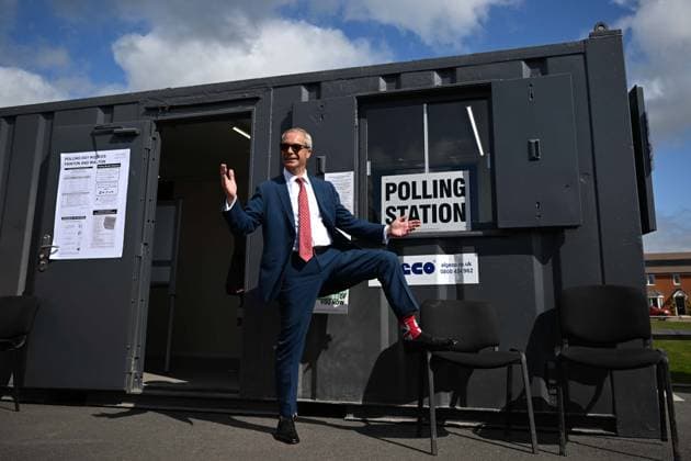 Reform UK Leader Nigel Farage votes for UK local elections 2026 WALTON-ON-THE-NAZE, UNITED KINGDOM - MAY 07: Reform UK leader Nigel Farage is seen after casting his vote during the local council elections on May 07, 2026 in Walton-on-the-Naze, United Kingdom. Rasid Necati Aslim Anadolu Walton-on-the-Naze United Kingdom. Editorial use only. Please get in touch for any other usage.  Copyright: x2026xAnadoluxRasidxNecatixAslimx