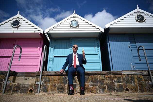 Reform UK Leader Nigel Farage votes for UK local elections 2026 WALTON-ON-THE-NAZE, UNITED KINGDOM - MAY 07: Reform UK leader Nigel Farage is seen after casting his vote during the local council elections on May 07, 2026 in Walton-on-the-Naze, United Kingdom. Rasid Necati Aslim Anadolu Walton-on-the-Naze United Kingdom. Editorial use only. Please get in touch for any other usage.  Copyright: x2026xAnadoluxRasidxNecatixAslimx