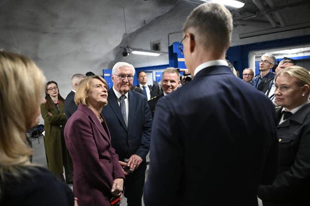 President of the Republic of Finland Alexander Stubb with Mr Frank-Walter Steinmeier, President of the Federal Republic of Germany (C) and Mrs Elke Büdenbender visits the Merihaka civil defence shelter in Helsinki, Finland on May 7, 2026. - MIKKO STIG Helsinki Finland  Copyright: xMikkoxStigx rQIJ7pEFdZo