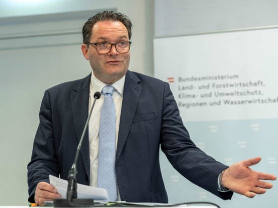 20260507 Pressekonferenz Wirtschaftsfaktoren Wald und Holz mit dem Bundesminister WIEN, OESTERREICH - MAI 7: Bundesminister fuer Land- und Forstwirtschaft, Klima- und Umweltschutz, Regionen und Wasserwirtschaft Norbert Totschnig (OeVP) bei der Pressekonferenz - Wirtschaftsfaktoren Wald und Holz mit dem Bundesminister in der Stubenbastei am 7. Mai 2026 in Wien, Oesterreich. 260507_SEPA_10_015 Copyright: xMichaelxIndrax SEPAxMedia