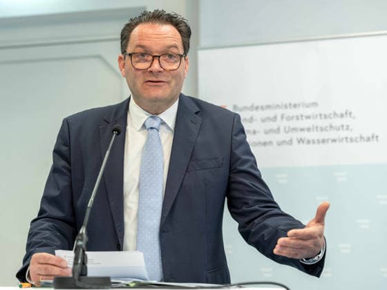 20260507 Pressekonferenz Wirtschaftsfaktoren Wald und Holz mit dem Bundesminister WIEN, OESTERREICH - MAI 7: Bundesminister fuer Land- und Forstwirtschaft, Klima- und Umweltschutz, Regionen und Wasserwirtschaft Norbert Totschnig (OeVP) bei der Pressekonferenz - Wirtschaftsfaktoren Wald und Holz mit dem Bundesminister in der Stubenbastei am 7. Mai 2026 in Wien, Oesterreich. 260507_SEPA_10_017 Copyright: xMichaelxIndrax SEPAxMedia